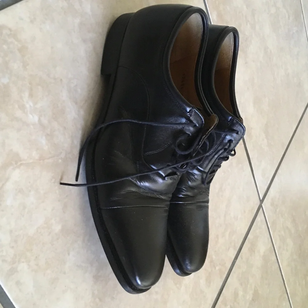 Magnanni Black Leather Derby Dress Shoes